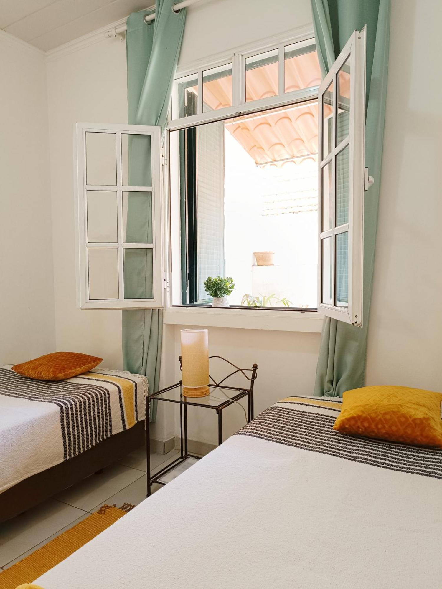 Home & Flower - Private Bedrooms Funchal 客房 照片